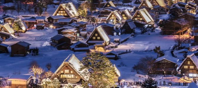 Giappone con neve e luci speciali SHIRAKAWAGO
